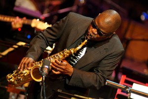 ROOTS AND GROOVES WDR BIG BAND K
LN