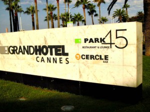 Les 50 ans du Grand Hôtel à Cannes…La sérénité d’un soir, reflet de nos émotions et de nos états d’âme…