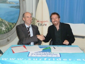 Marseille : Signature d’un protocole de coopération entre « Surfrider Foundation Europe » et « l’Agence de l’eau Rhône Méditerranée Corse »…