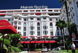 « Vilebrequin » et « l’Hôtel Majestic Barrière***** » à Cannes s’associent pour créer le maillot de l’été…