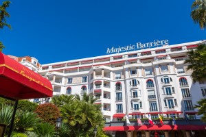 Cannes : Hôtel Majestic Barrière, la décoratrice Nathalie Ryan revisite les salles de bain des chambres et suites du palace du 10 La Croisette…