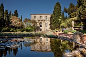 Villeneuve-lès-Avignon (30) : L’abbaye Saint-André déroule son « Jardin Remarquable » face à Avignon…