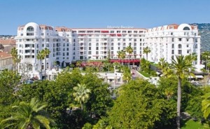 L’Hôtel Barrière Le Majestic Cannes dévoile sa toute nouvelle suite Présidentielle , inspirée du film Mélodie en Sous-Sol.