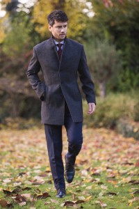 TAILOR TRUCKS LANCE UNE GAMME DE MANTEAUX SUR MESURE…